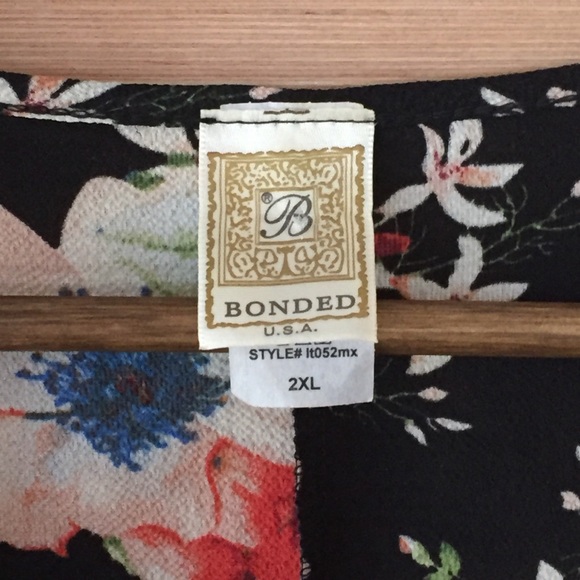 Bonded Floral Cross Over Hi Low Bell Sleeve Top 2X - Picture 7 of 7